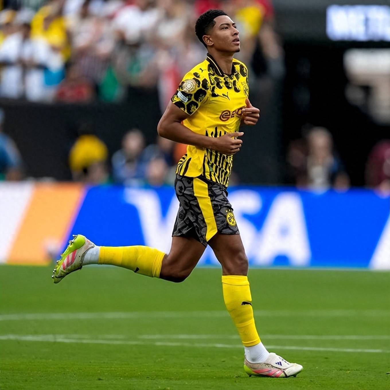 英雄联盟-赛地聚焦——德国杯国际比赛日热度飙升；多特蒙德复出首秀；媒体盛赞；球队文化再被提及的简单介绍